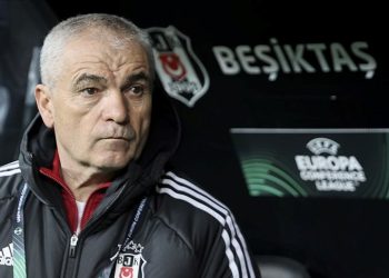 Beşiktaş duyurdu: İstek Çalımbay ile yollar ayrıldı