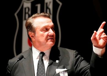 Beşiktaş Lideri Arat’tan teknik yönetici ve takım dışı açıklaması