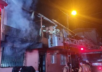 Beykoz’da iki katlı binada yangın