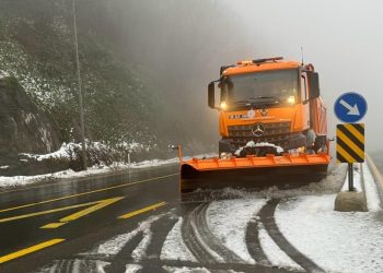 Bolu Dağı güzergahında küreme ve tuzlama çalışması