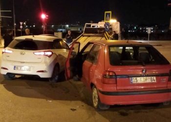 Bursa’da iki araç çarpıştı: 5 kişi yaralandı