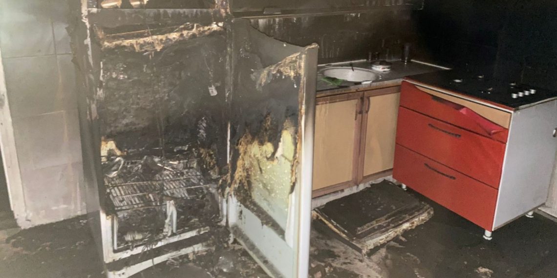 Buzdolabında odun yakan Alzheimer hastası zehirlenip öldü