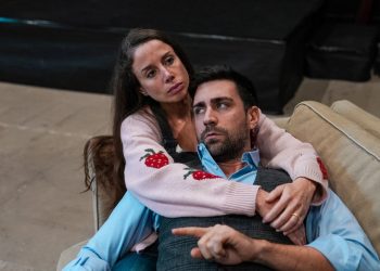 Ceyla Odman ve Çağlar Ertuğrul tıpkı sahnede buluştu