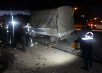 Denetimden çıkan araç yayaların ortasına daldı: 1 meyyit