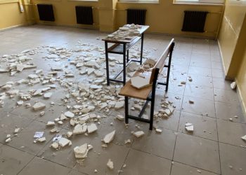 Ders sırasında sıva düştü: 7 öğrenci yaralı