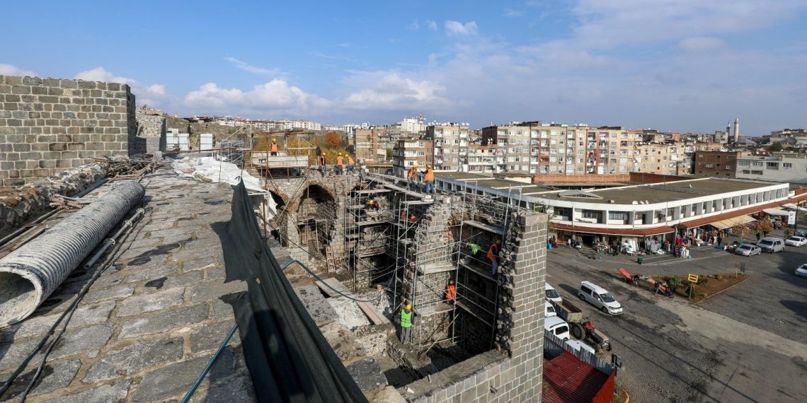 Diyarbakır’ın tarihi surlarında 70 burç restore edildi