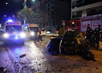 Elazığ’da kaza | Ortalık savaş alanına döndü: 5 yaralı