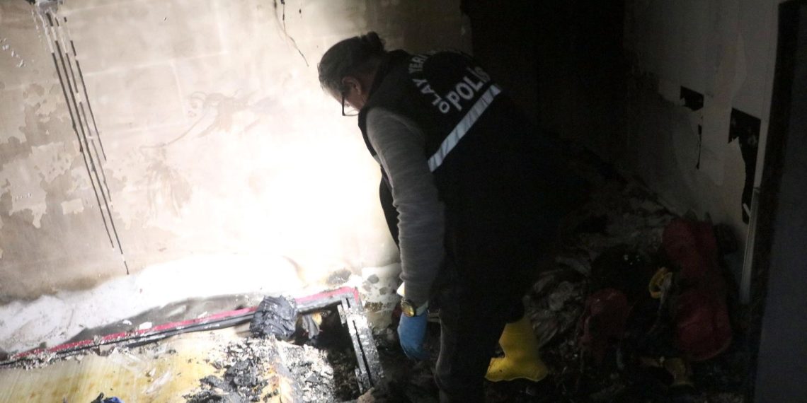 Elektrikli battaniyeden çıkan yangında ölen minik Masal toprağa verildi