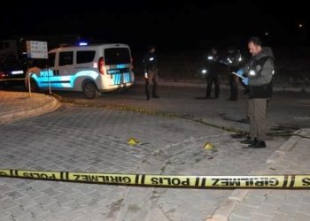 Eski damat ve kayınpeder ortasında bıçaklı arbede: 3 yaralı