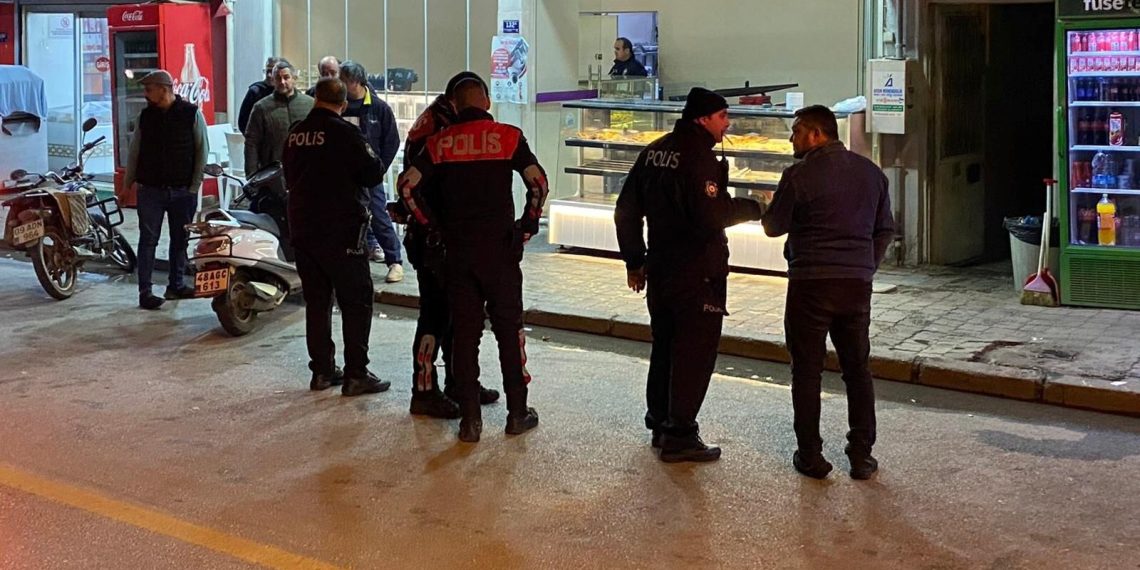 Eski erkek arkadaşını buluştuğu pastanede bıçakladı