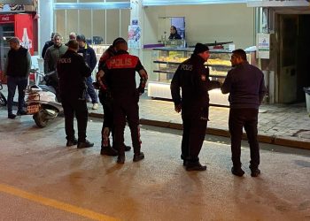 Eski erkek arkadaşını buluştuğu pastanede bıçakladı