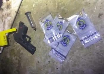 Eyüpsultan’da asayiş kontrolü: Araçtan atılan kanlı silah bulundu