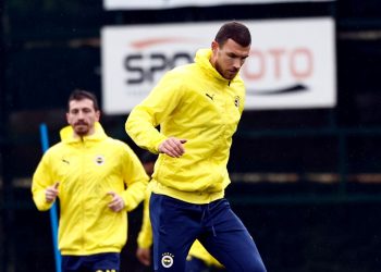 Fenerbahçe’de derbi öncesi Edin Dzeko gelişmesi