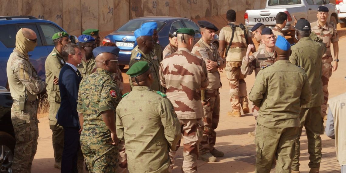 Fransa Nijer’den çekildi