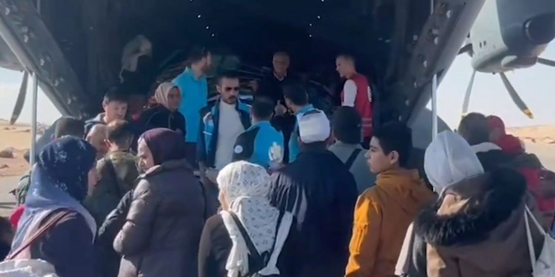 Gazzeli 102 hasta ve yaralı daha Türkiye yolunda