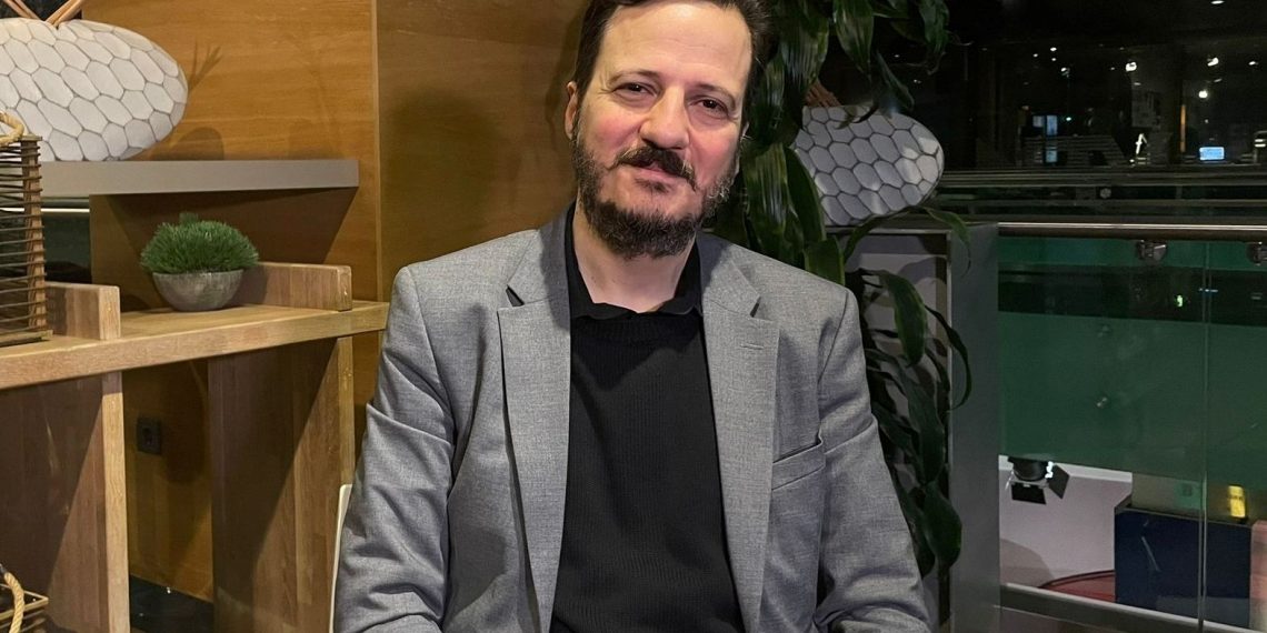 Grammy’de finale kalan Mehmet Ali Sanlıkol çalışmalarında caz ile Türk müziğini birleştiriyor