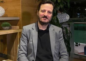 Grammy’de finale kalan Mehmet Ali Sanlıkol çalışmalarında caz ile Türk müziğini birleştiriyor