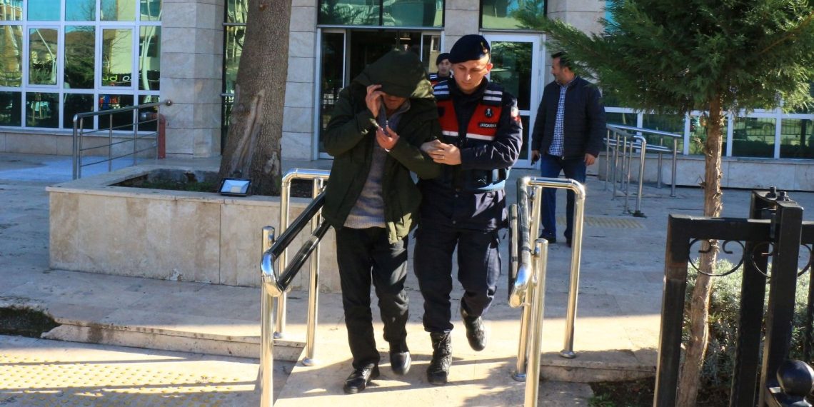 İki kız çocuğunu istismar eden bakkal tutuklandı