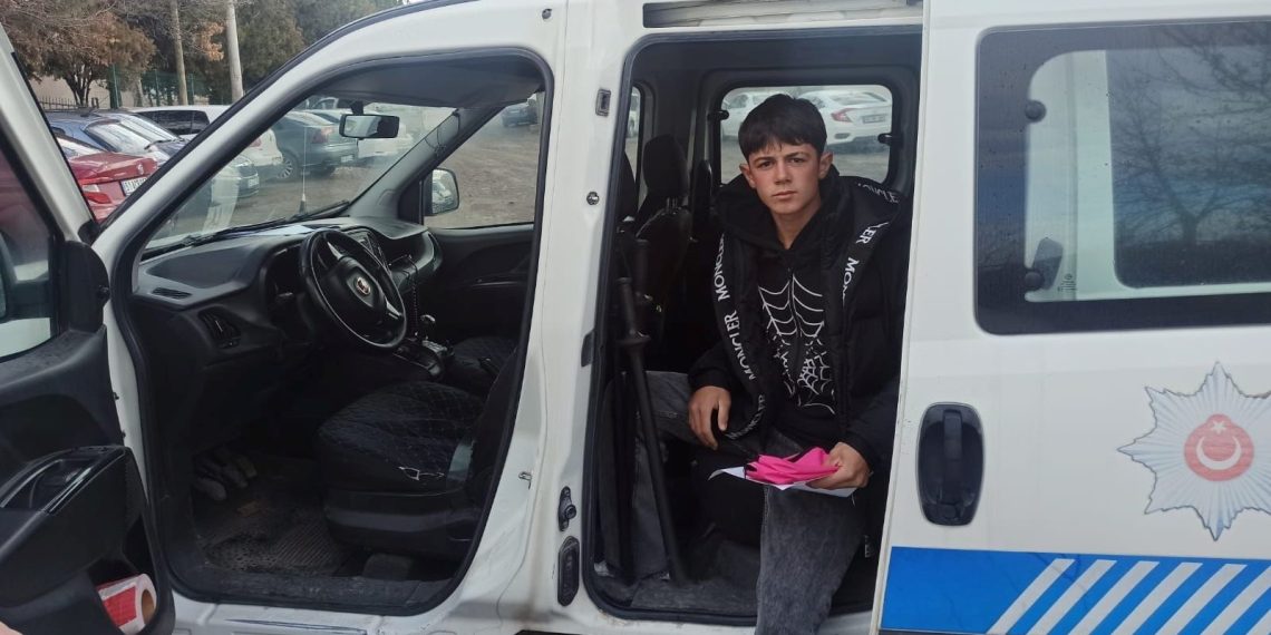 İmtihana geç kalan öğrencinin imdadına polis yetişti