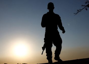 İsrail askerleri Batı Şeria’da 20 Filistinliyi gözaltına aldı