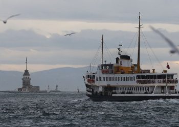 İstanbul’da kimi vapur seferlerine hava muhalefeti manisi
