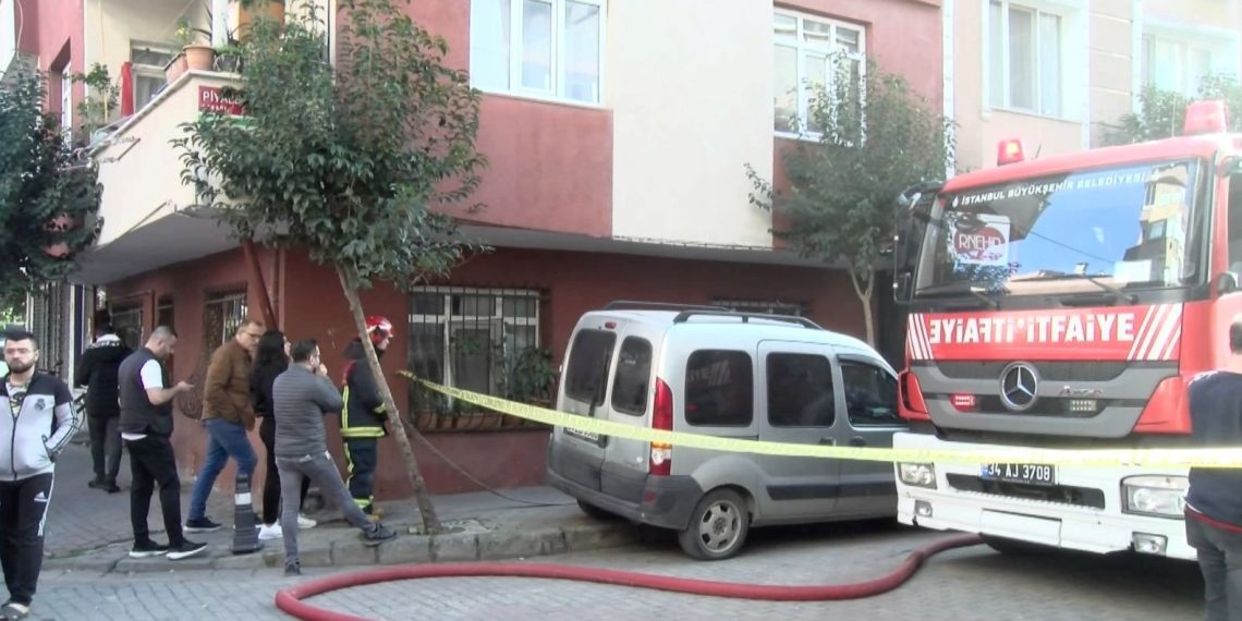 İstanbul’da kumaş deposunda yangın