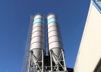 İstanbul’da işçi beton mikserine düştü