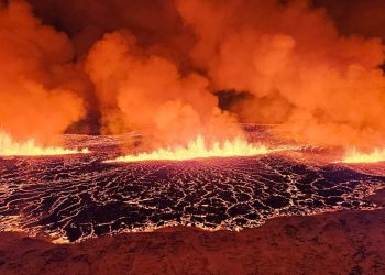 İzlanda’da haftalardır beklenen yanardağ patlaması gerçekleşti