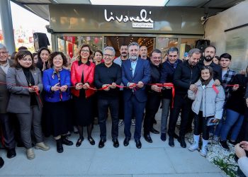 İzmir’de Livaneli Kütüphanesi hizmete açıldı
