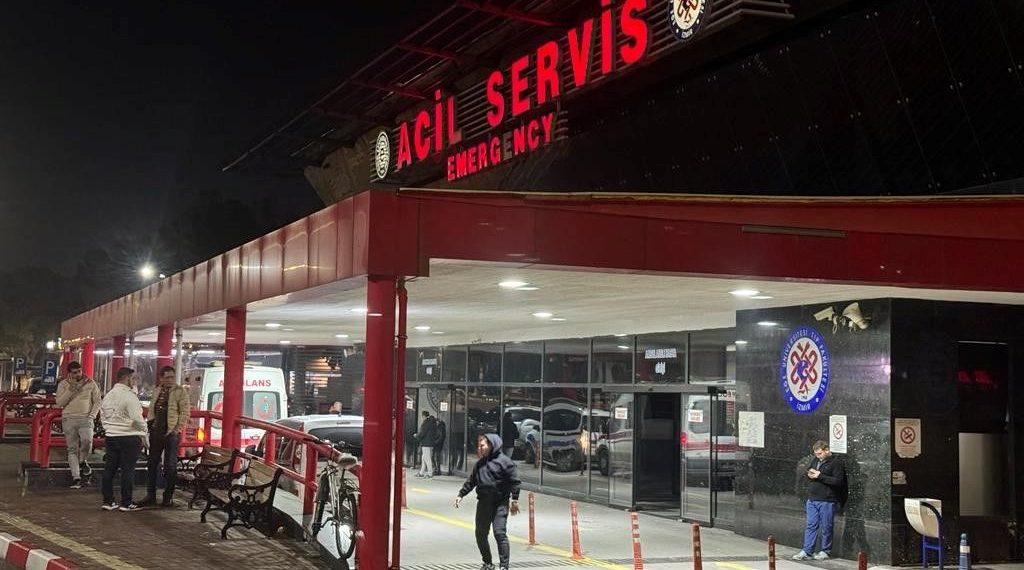 İzmir’de vefatı kuşkulu bulunan kişinin üzerinden 944 bin liralık çek çıktı