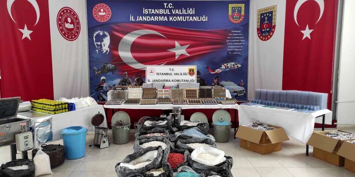 Jandarmadan uyuşturucu operasyonu: 12 milyon 800 bin hap ele geçirildi