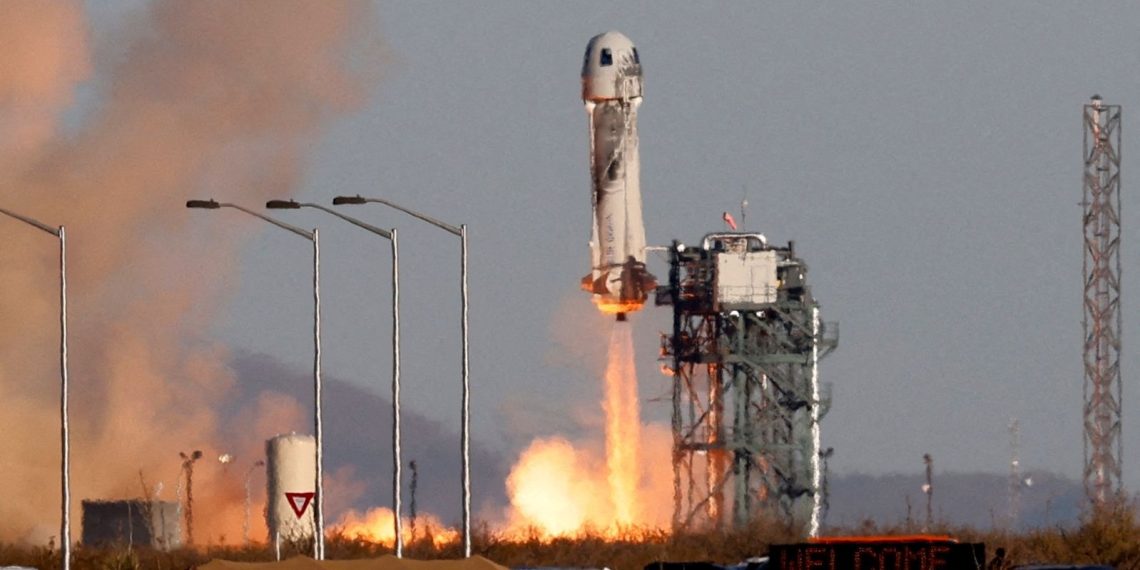 Jeff Bezos’un uzay şirketi Blue Origin New Shepard roketini muvaffakiyetle fırlattı