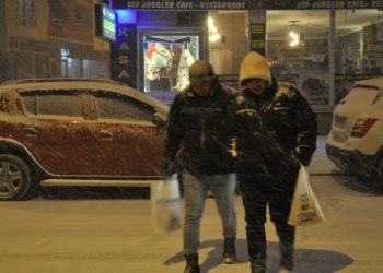 Kars’ta beyaz esaret: 72 köy yolu ulaşıma kapandı