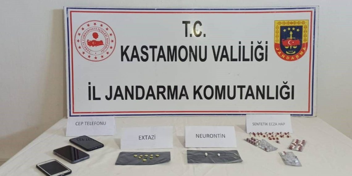 Kastamonu’da uyuşturucu haplarla yakalanan 4 kuşkulu gözaltına alındı