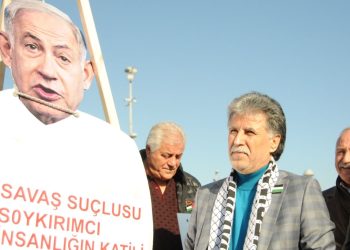 Kayseri’de İsrail protestosu: Netanyahu’nun maketi asıldı