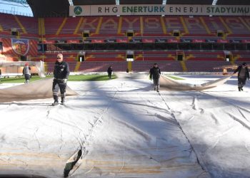 Kayserispor-Fenerbahçe maçının oynanacağı stadyum hazır hale getirildi