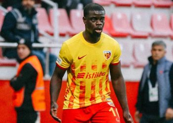 Kemen Kayserispor ile yollarını ayırdı