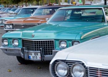 Klasik araç müzayedesinde 15 milyon 350 bin liralık satış