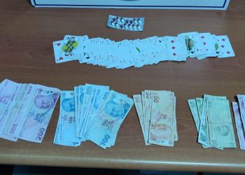 Kumar oynayan 4 bireye 16 bin 220 TL ceza kesildi