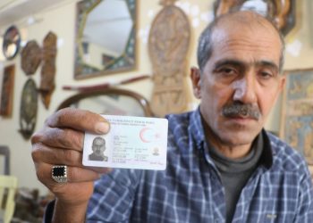 Lazlara sevgisinden ismini Temel Reis olarak değiştirdi