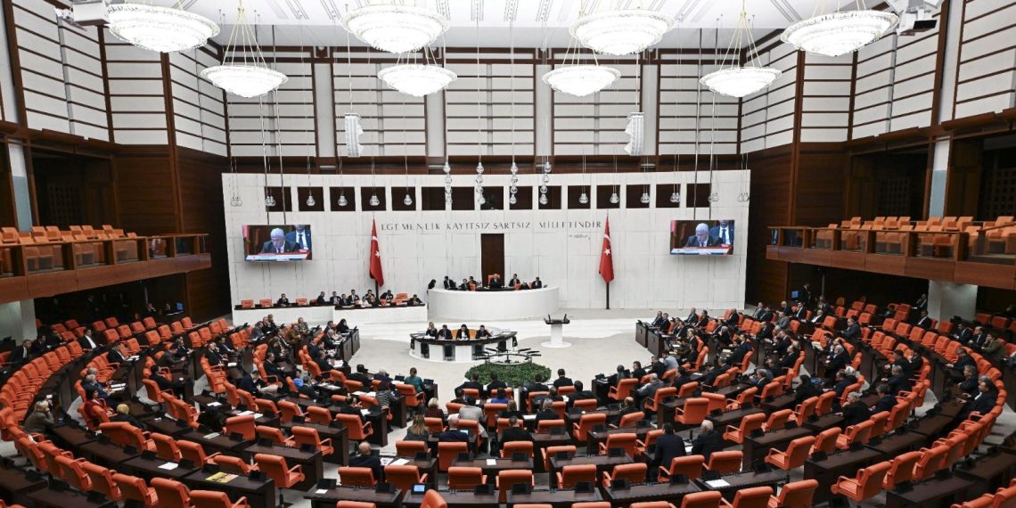 Meclis’te yeni haftada gündem ağır: Çalışan emekliye 5 bin TL ikramiye