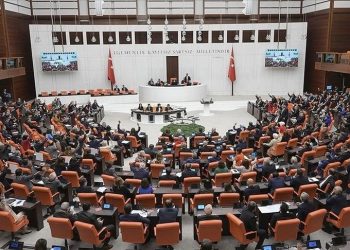 Meclis’te yılın son mesaisi: Çalışan emekliye 5 bin TL ikramiye