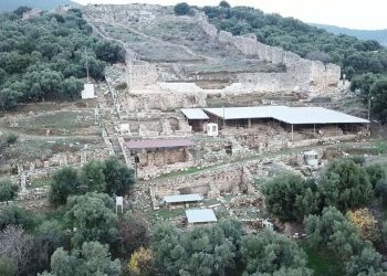 Metropolis Antik Kenti’nde gün yüzüne çıkarılan eserler tanıtıldı