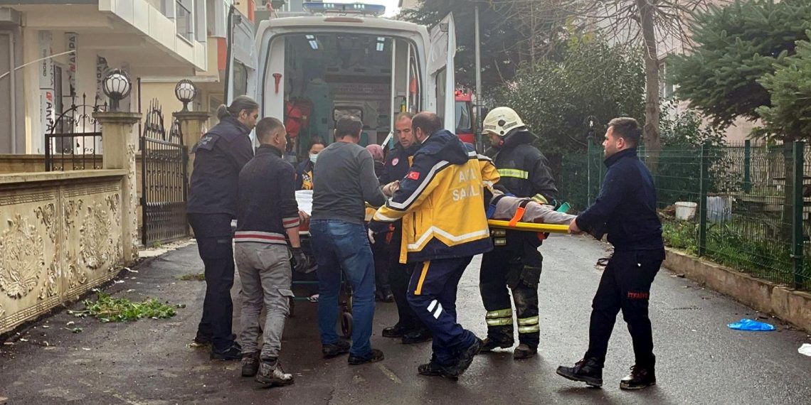 Montajını yaptığı asansörün boşluğuna düşüp öldü