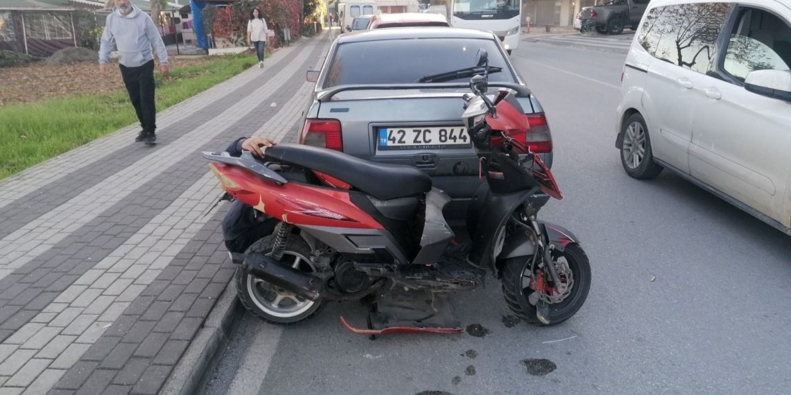 Motosiklet ile araba çarpıştı, araba şoförü alkollü çıktı