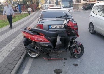 Motosiklet ile araba çarpıştı, araba şoförü alkollü çıktı