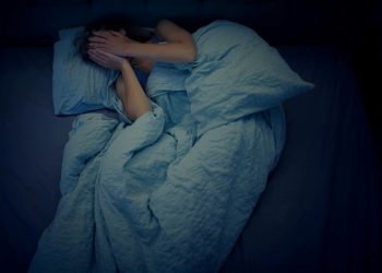 Neden tatillerde daha çok uyuduğumuz halde daha yorgun hissederiz?