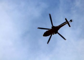 Ormanda mahsur kalan bayan helikopter ile kurtarıldı