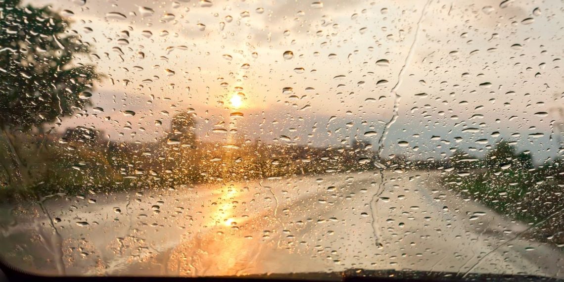 Pakistan’da hava kirliliğinin azaltılması için yapay yağmur üretildi