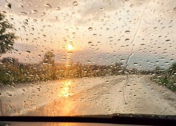 Pakistan’da hava kirliliğinin azaltılması için yapay yağmur üretildi